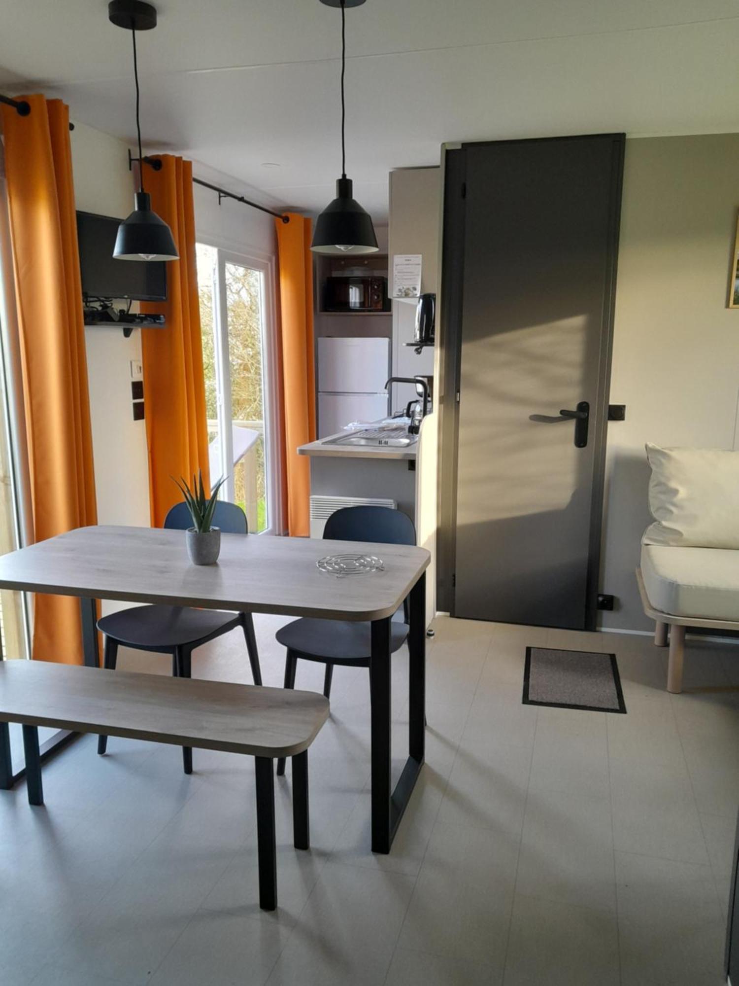 Camping Le Picard Tournieres Екстериор снимка