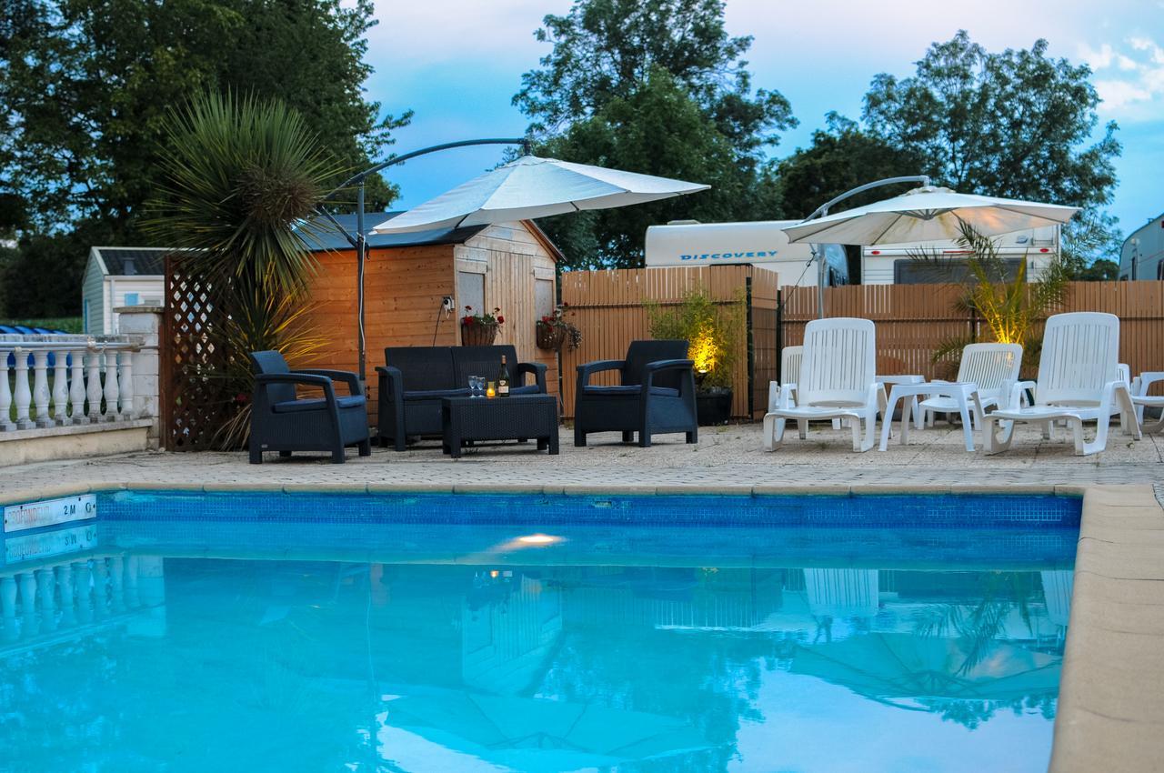 Camping Le Picard Tournieres Екстериор снимка